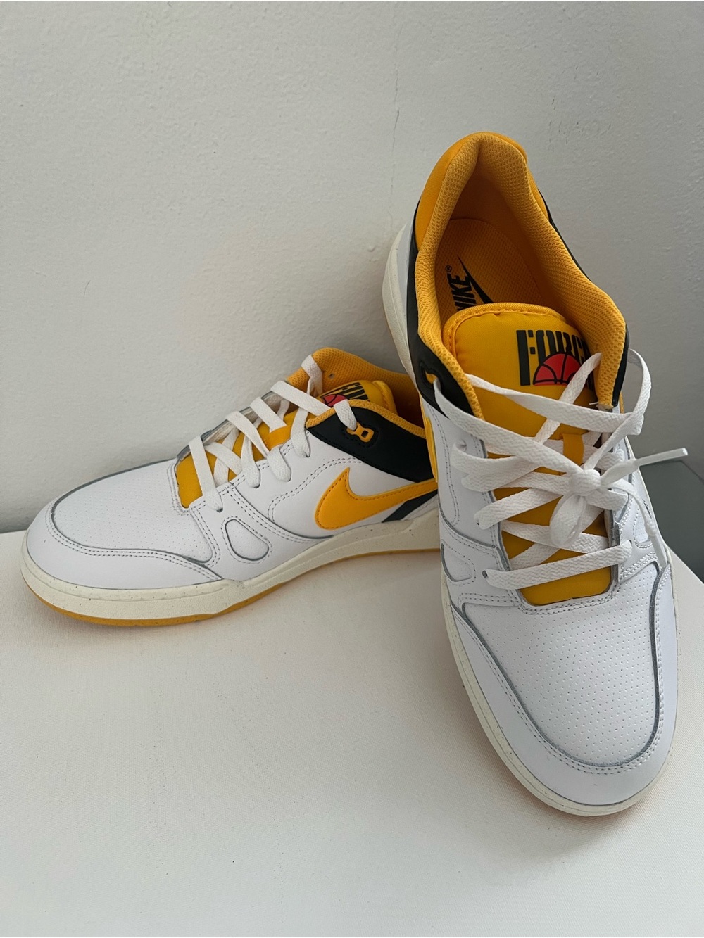 Nike Men's White and Yellow Low-Top Sneakers with Black Accents - Picture 2 of 3